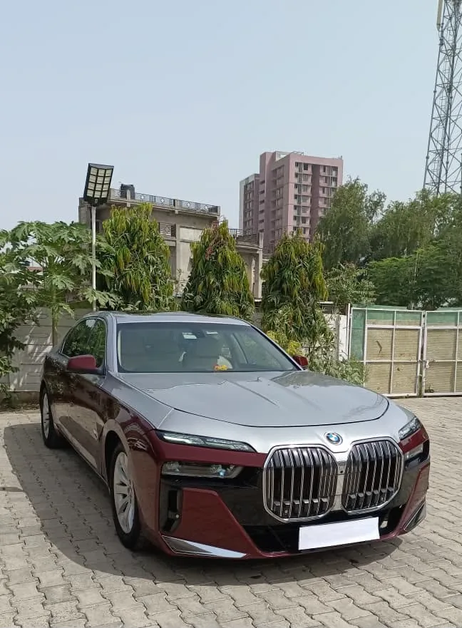 BMW 7 Series chauffeur-driven hire Mumbai - The Concoerge DMC