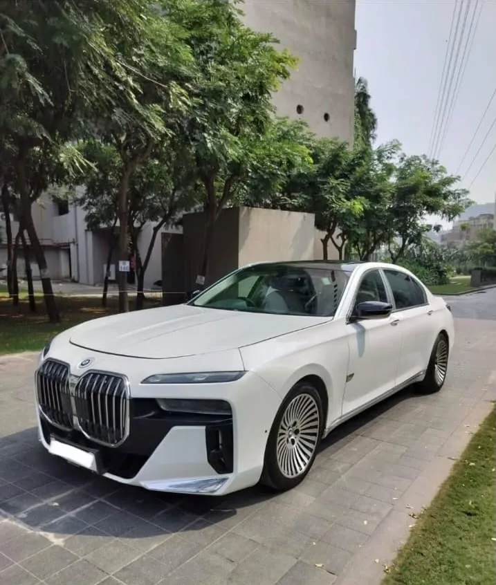 BMW 7 Series chauffeur-driven hire Mumbai - The Concoerge DMC