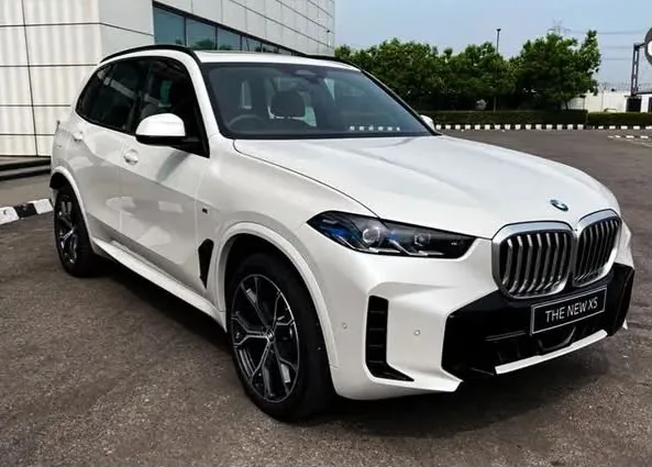 BMW X5 chauffeur-driven hire Mumbai - The Concoerge DMC
