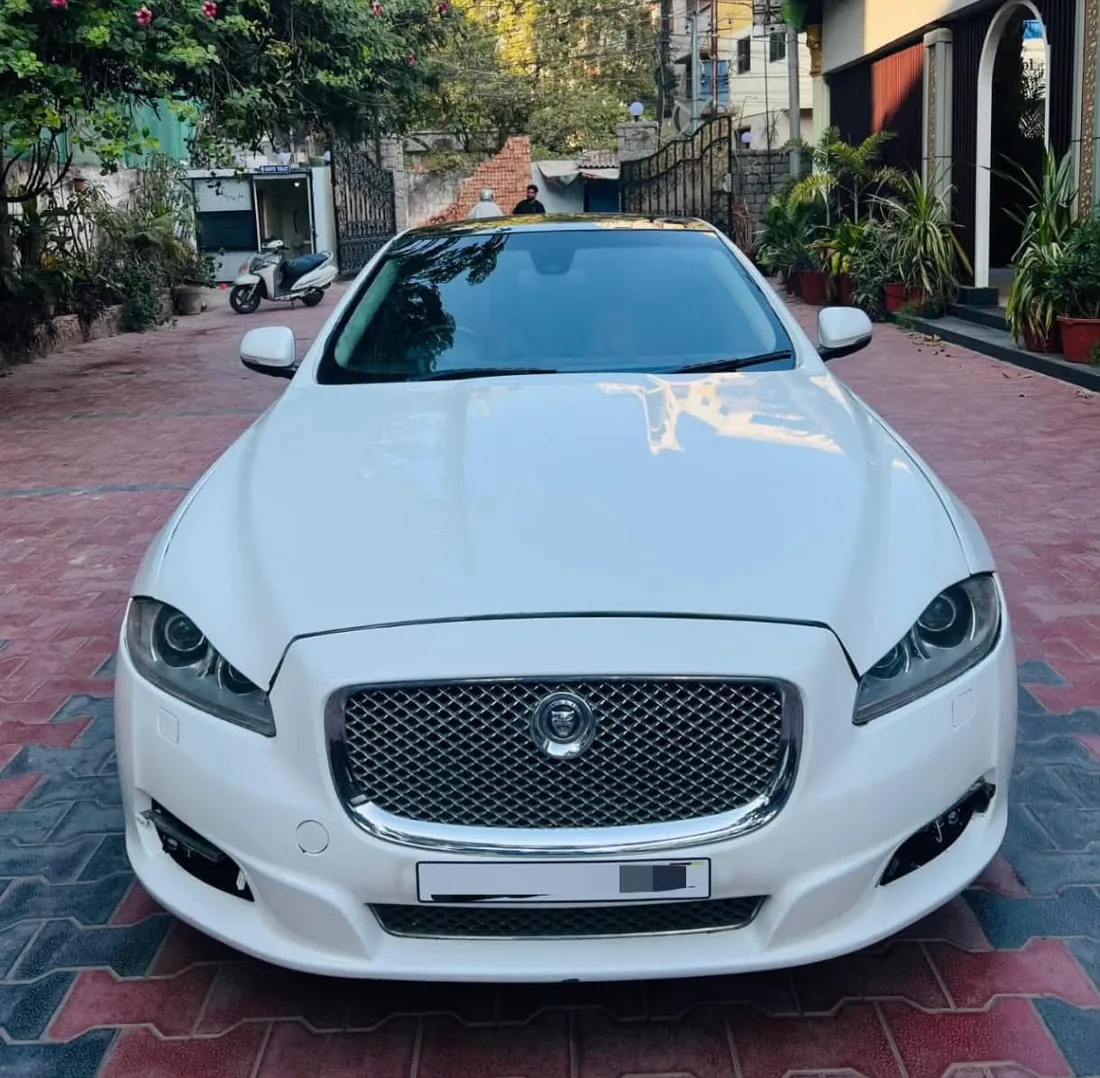 Jaguar XJ chauffeur-driven hire Mumbai - The Concoerge DMC
