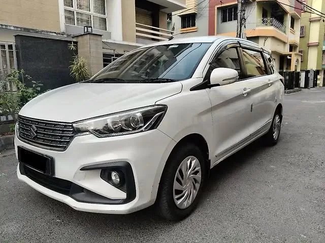 Maruti Suzuki Ertiga chauffeur-driven hire Mumbai - The Concoerge DMC