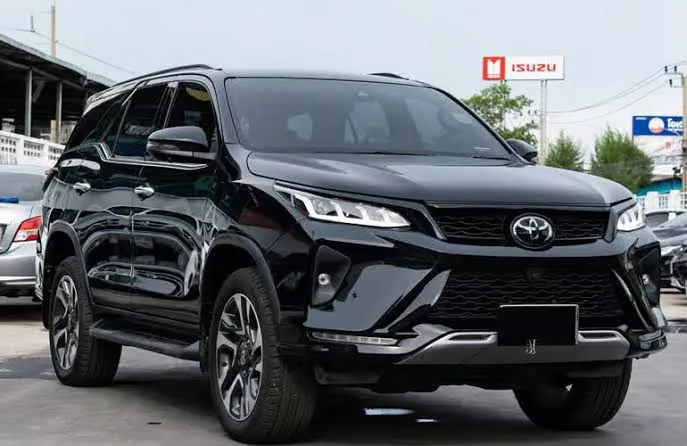Toyota Fortuner Legender chauffeur-driven hire Mumbai - The Concoerge DMC